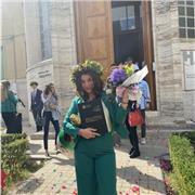 Ragazza laureata offre ripetizioni per scuole medie di qualsiasi materia a parte inglese